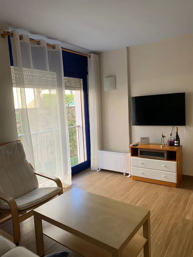 Cosy Apartment In L Escala, 7 Mins Walk To The Closest Beach, Riells L'Escala