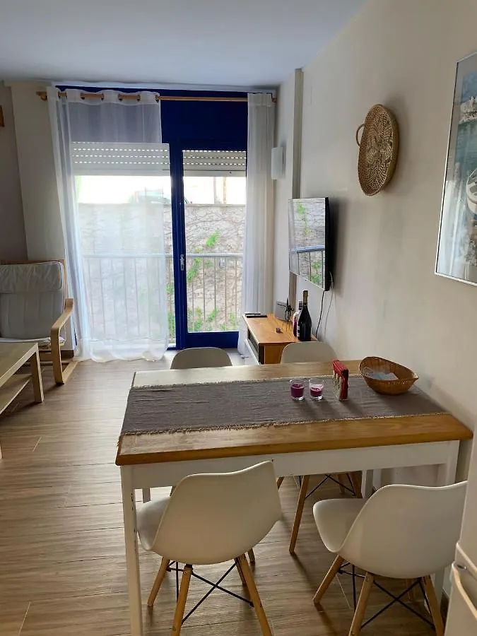 Cosy Apartment In L Escala, 7 Mins Walk To The Closest Beach, Riells L'Escala Spain