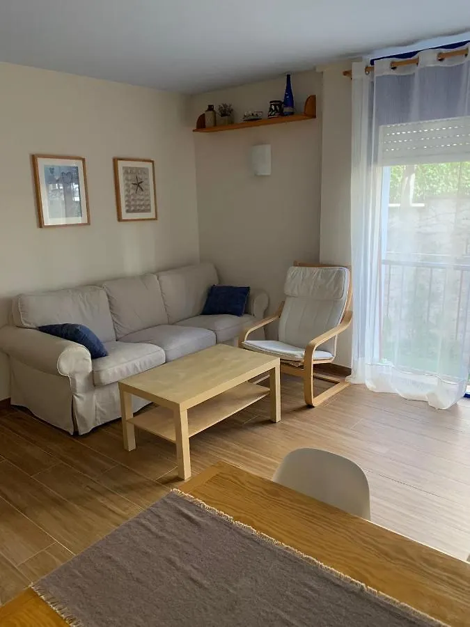 Cosy Apartment In L Escala, 7 Mins Walk To The Closest Beach, Riells L'Escala